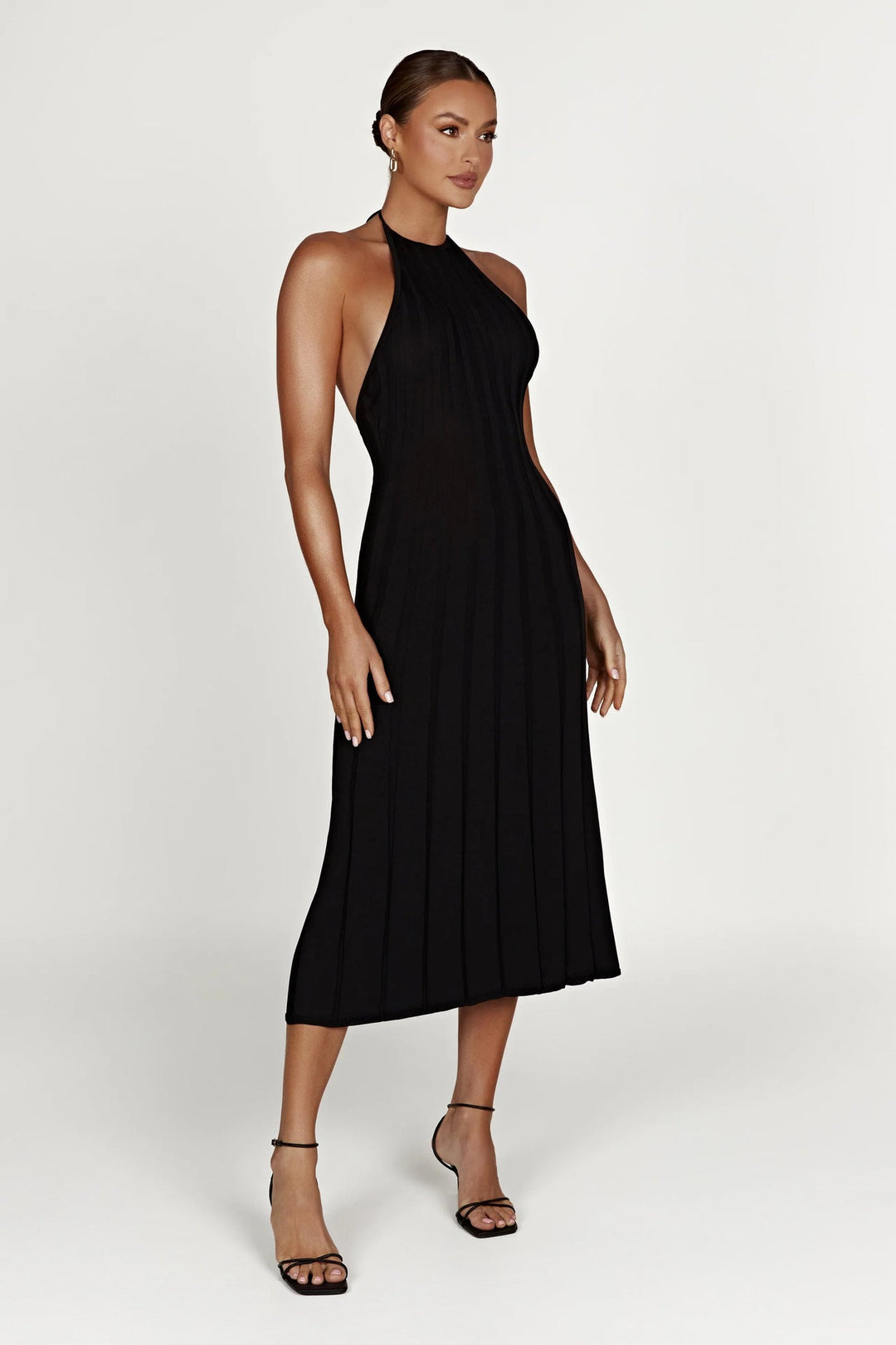 Robe midi féminine en tissu plissé avec col licou - Dalila