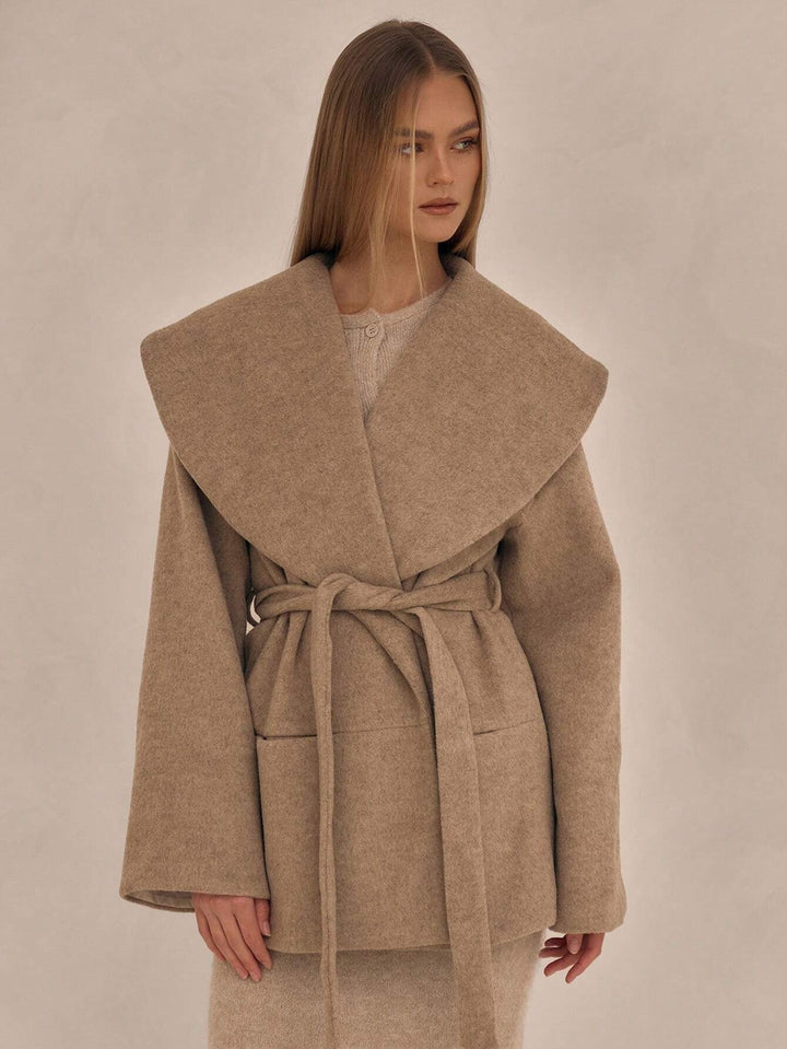 Élégant manteau ceinturé mi-long à col large - Liz