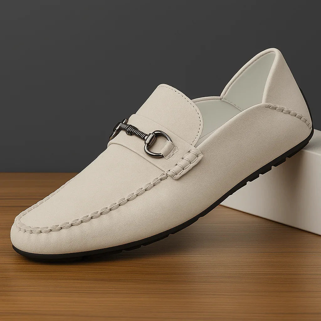 Mocassins à enfiler pour hommes avec détails métalliques sur le devant - Ricci