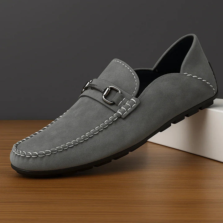 Mocassins à enfiler pour hommes avec détails métalliques sur le devant - Ricci