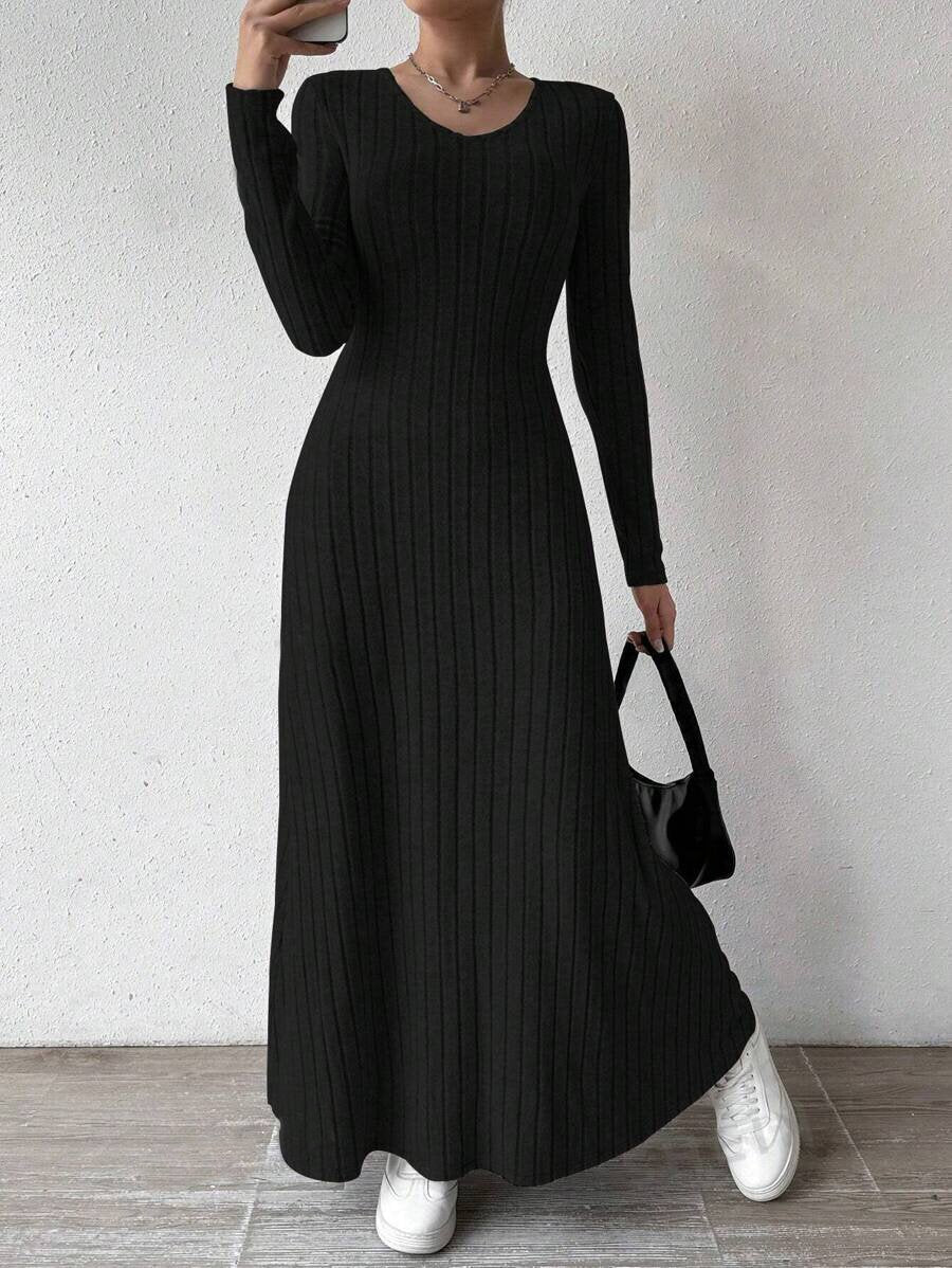 Robe en maille ajustée à silhouette côtelée pour femmes - Brynja