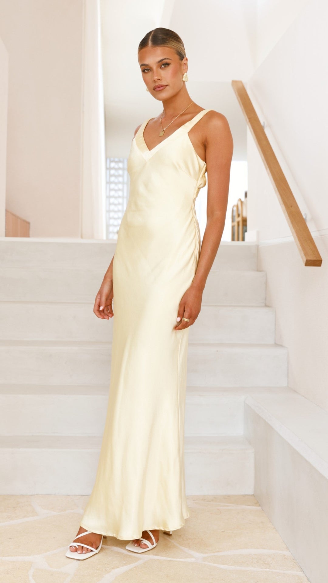 Robe longue en satin à encolure en V pour femme - Alondra