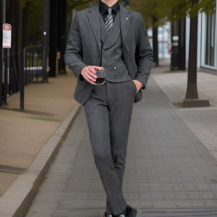 Gustavo - Elégant costume d&