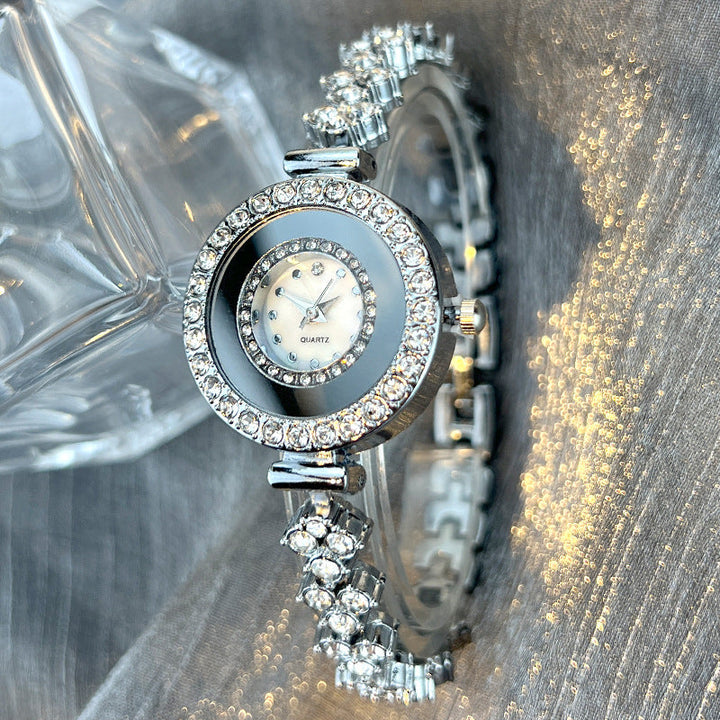 Montre-bracelet femme avec cadran rond et cristaux - Marvella