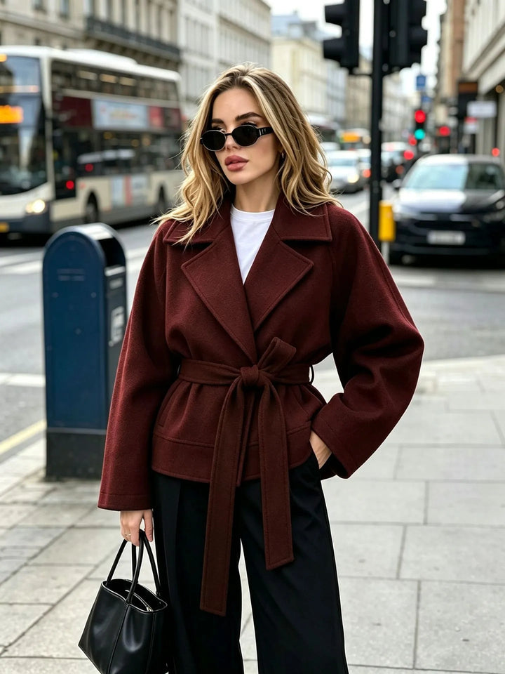 Veste courte femme effet drap ceinturée à revers - Calina