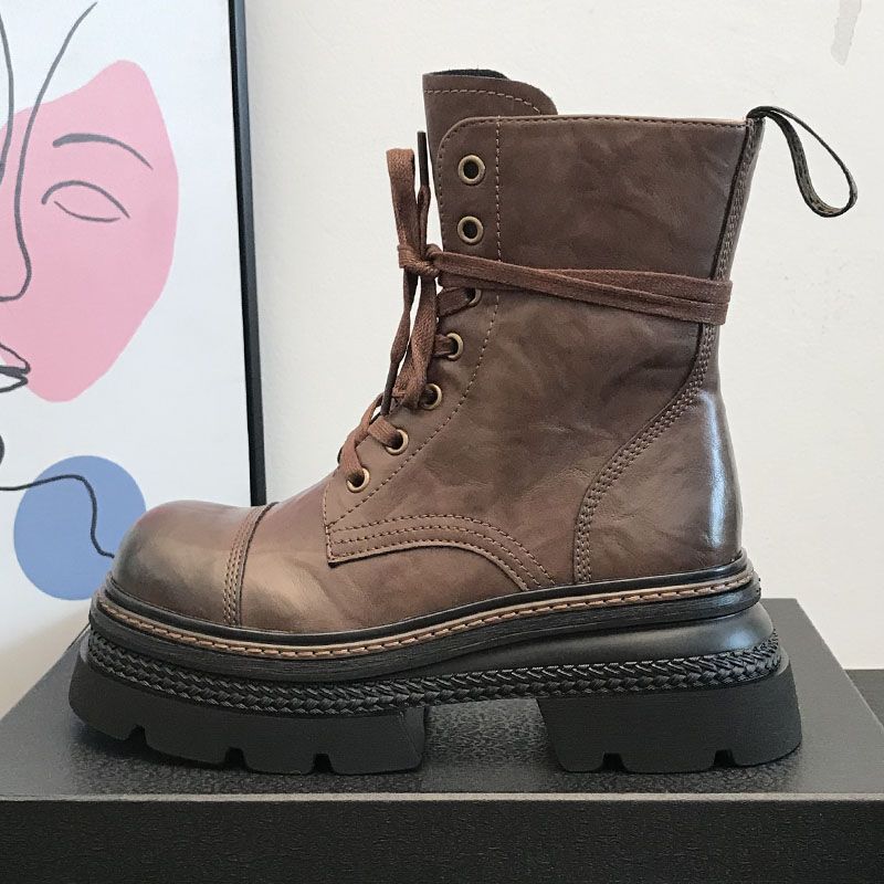 Bottes courtes pour femmes avec semelle robuste et fermeture éclair latérale - Elviora