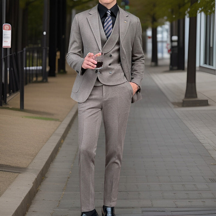 Gustavo - Elégant costume d&