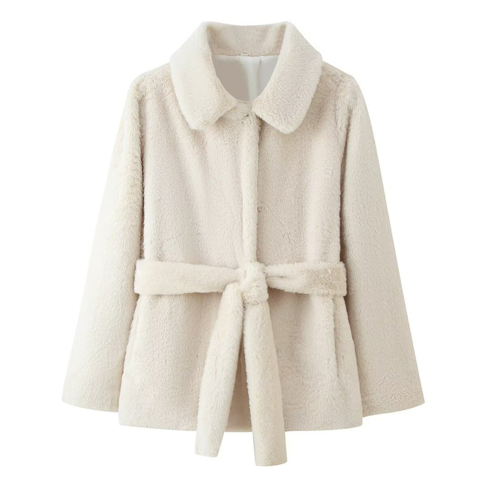 Manteau court en fourrure avec ceinture aux lignes douces - Karolina