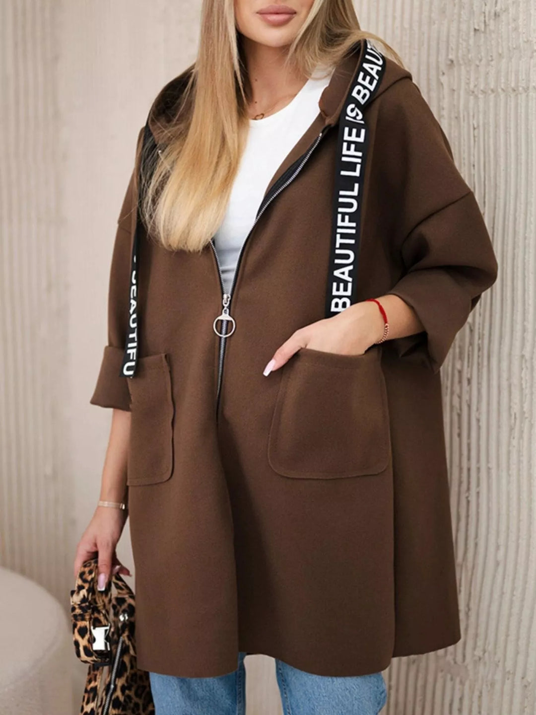 Manteau à capuche moderne pour femmes - Nelya