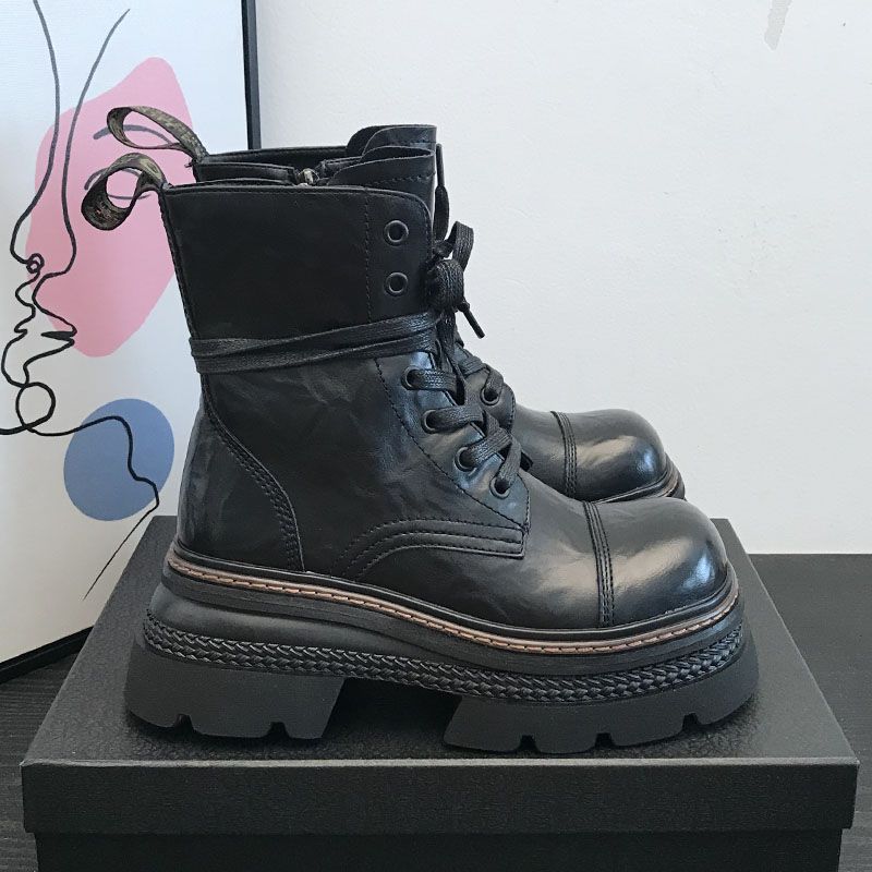 Bottes courtes pour femmes avec semelle robuste et fermeture éclair latérale - Elviora