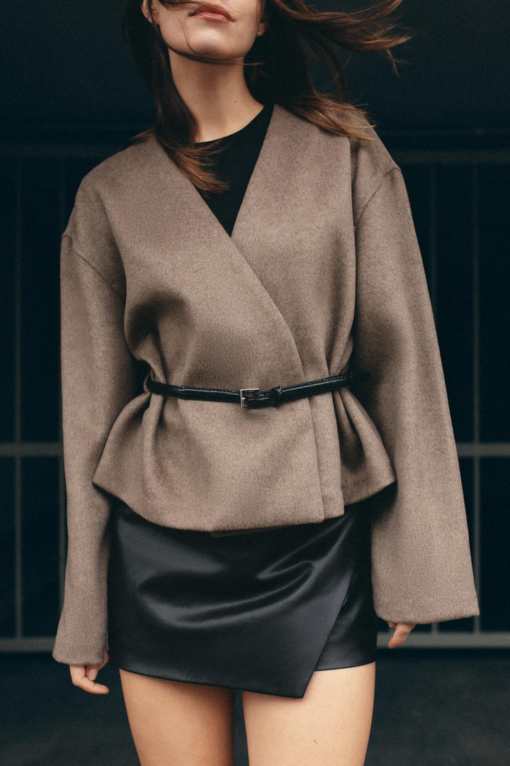 Veste courte pour femme avec ceinture et encolure en V - Irina