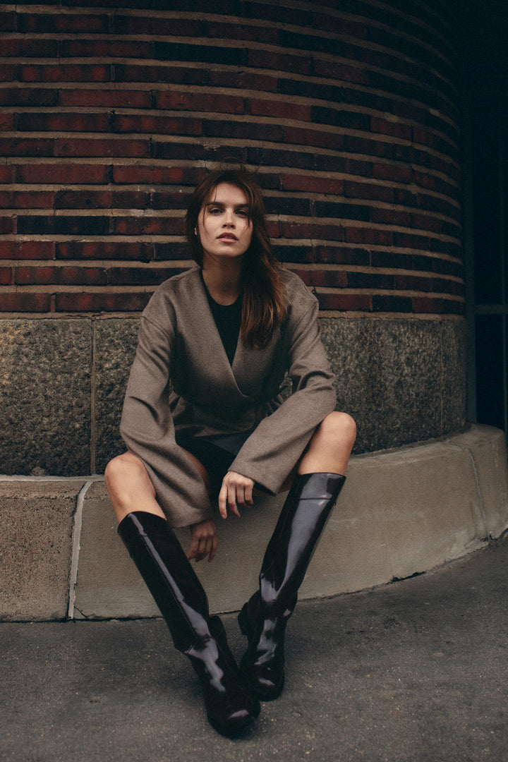 Veste courte pour femme avec ceinture et encolure en V - Irina