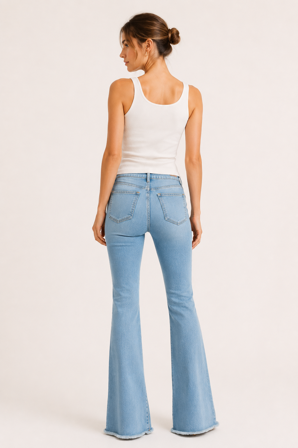 Jean évasé pour femme à taille haute avec ourlet effiloché - Anika