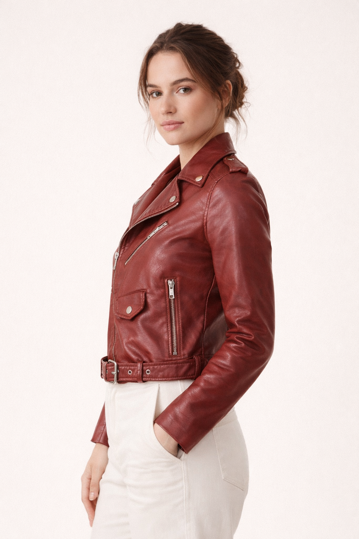 Veste de style motard pour femme en cuir synthétique de printemps avec coupe ajustée - Greta
