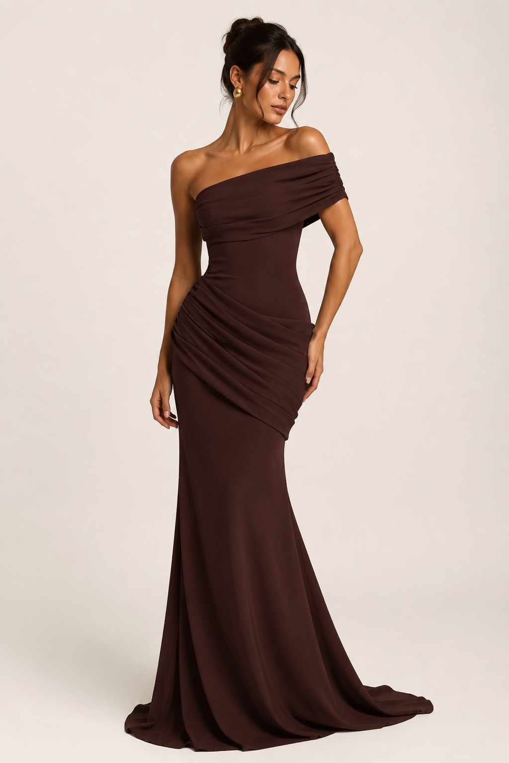 Robe longue décolletée pour femme avec une élégante coupe de soirée - Aurelia