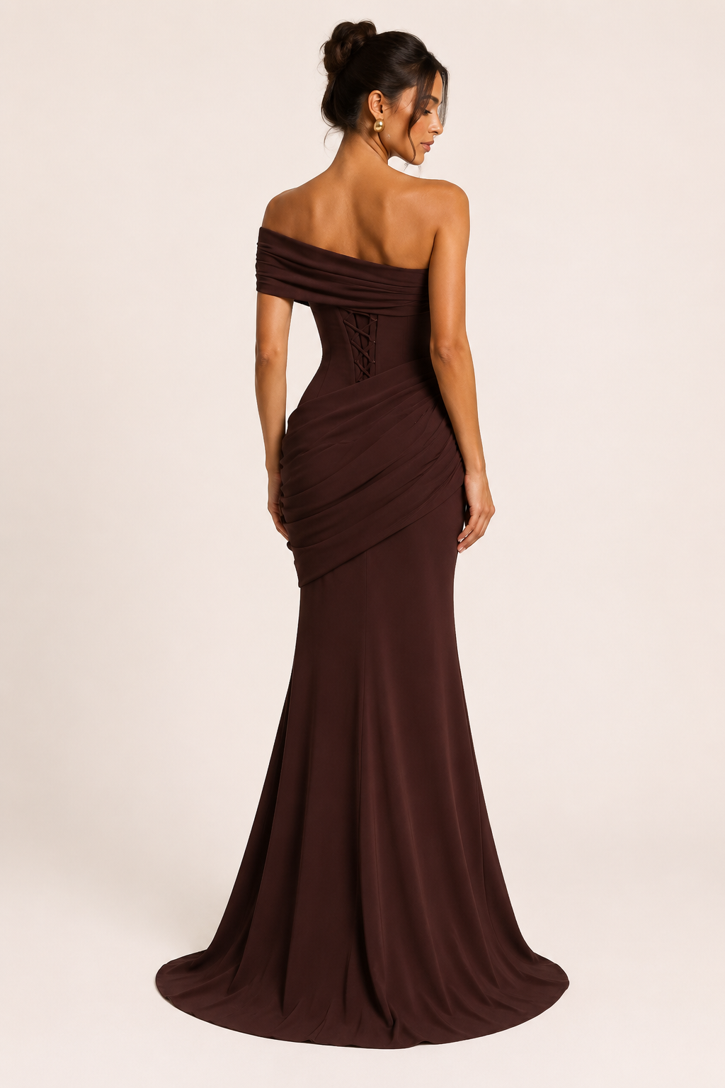 Robe longue décolletée pour femme avec une élégante coupe de soirée - Aurelia