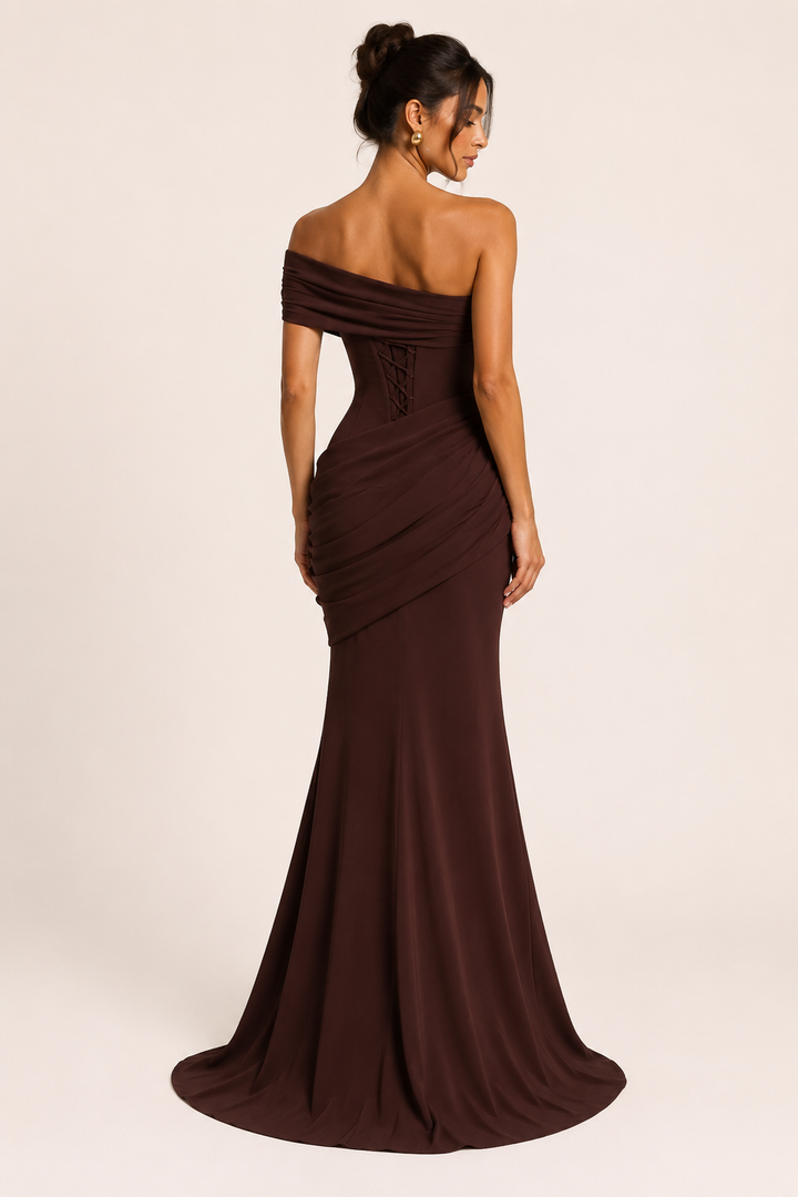 Robe longue décolletée pour femme avec une élégante coupe de soirée - Aurelia