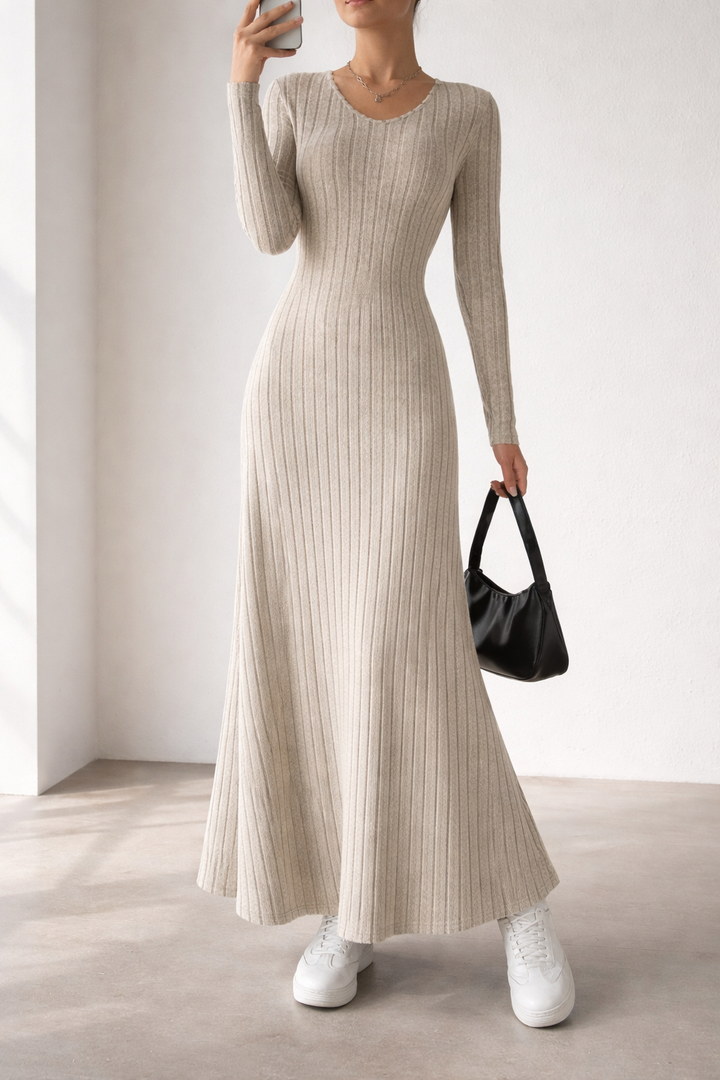 Robe en maille ajustée à silhouette côtelée pour femmes - Brynja