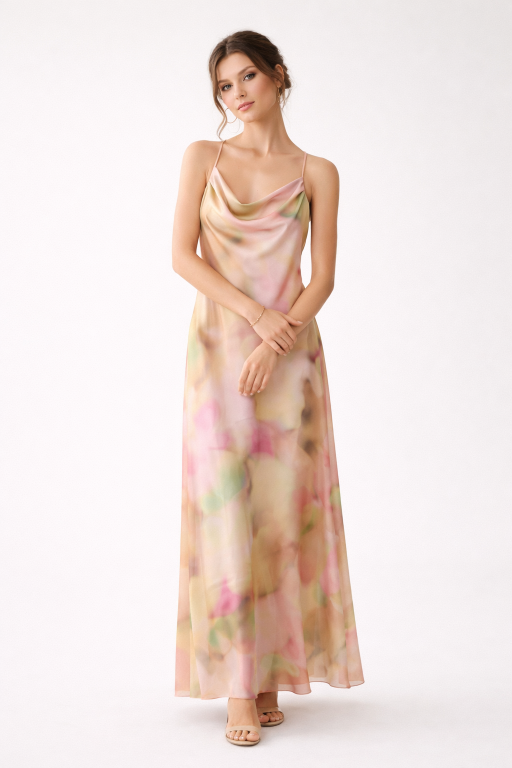 Robe longue à fines bretelles et décolleté - Elinor