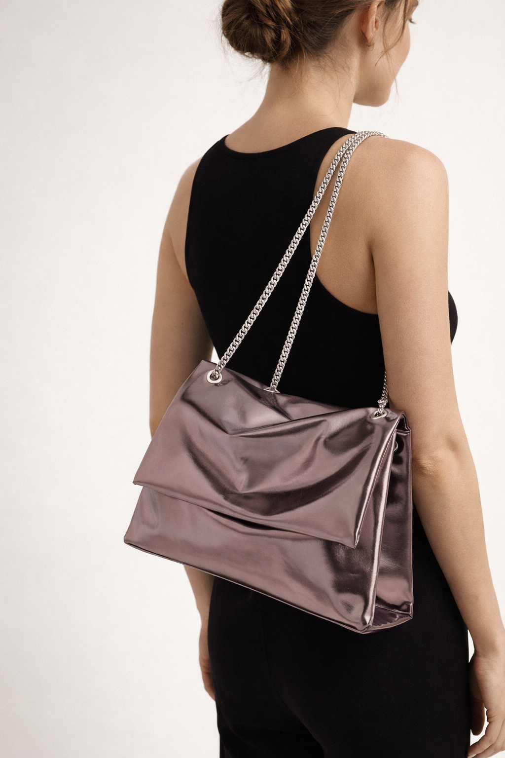Sac à bandoulière pour femme avec rabat et chaîne en métal