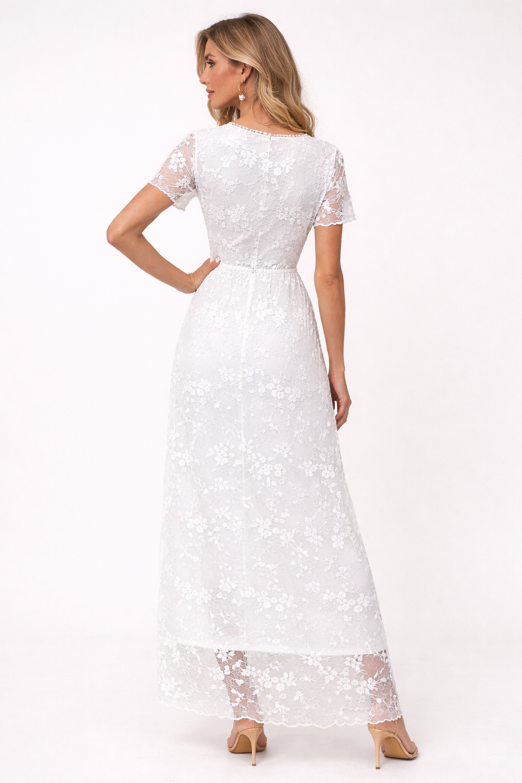 Robe longue avec dentelle florale et décolleté en V - Elira