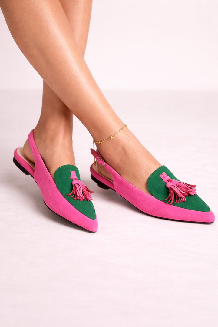 Chaussures plates pour femmes avec talon ouvert et pompon décoratif - Amaya