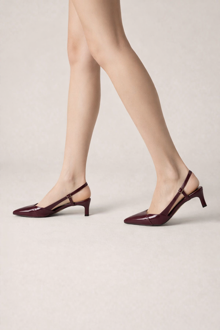 Chaussures pour femmes à bout ouvert, à bride sur le cou-de-pied, à petit talon, élégantes - Chloé