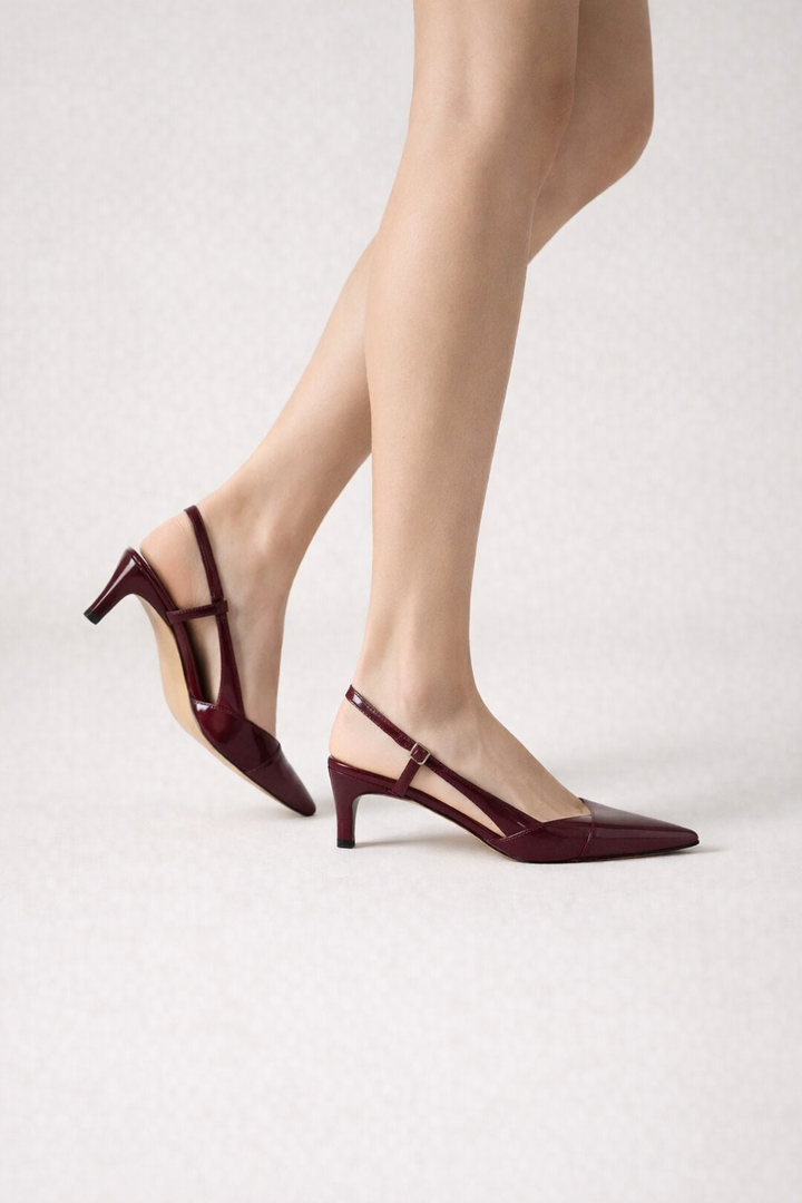 Chaussures pour femmes à bout ouvert, à bride sur le cou-de-pied, à petit talon, élégantes - Chloé