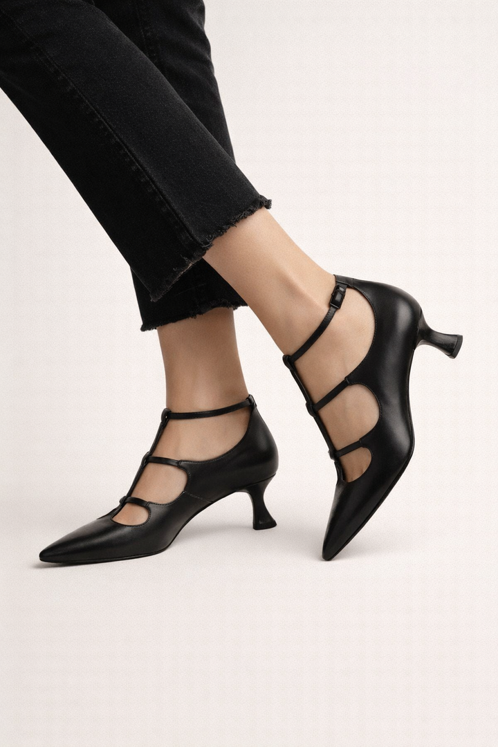 Chaussures pour femmes à lanières et à bout pointu - Noémie