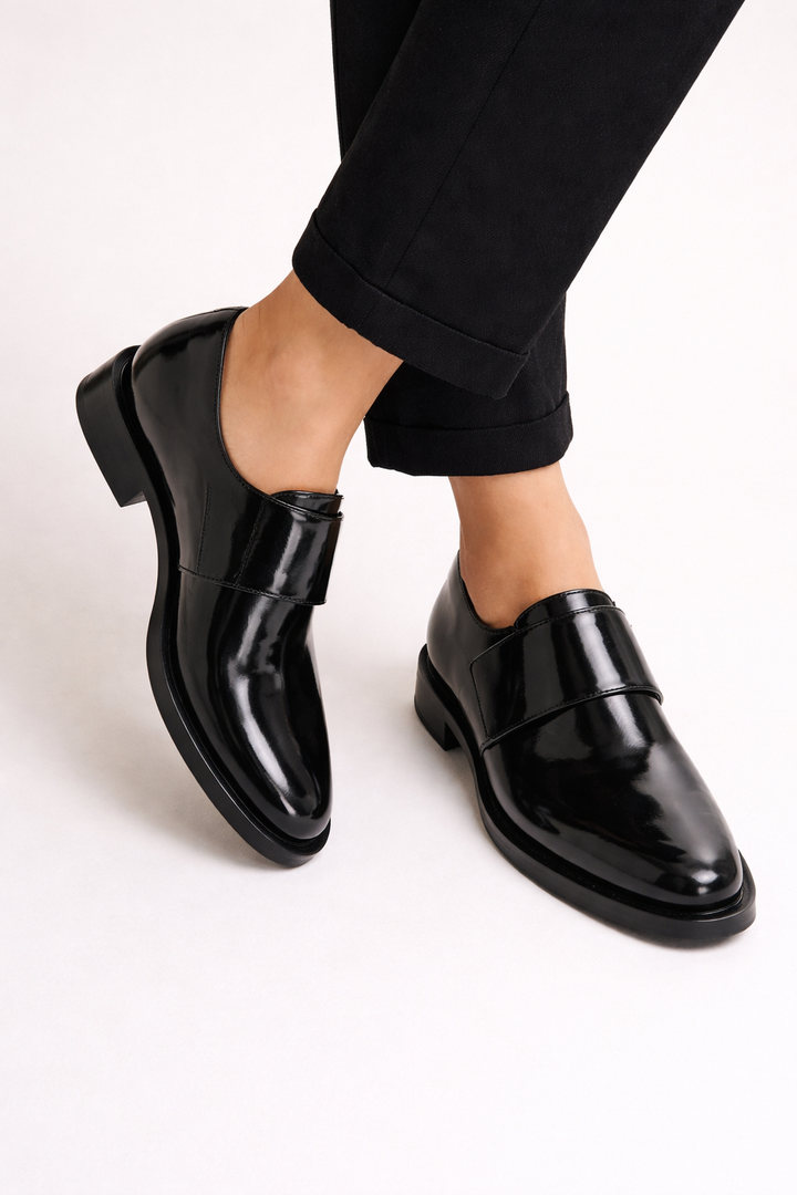 Mocassins à effet de cuir verni pour femmes, design élégant - Sabine