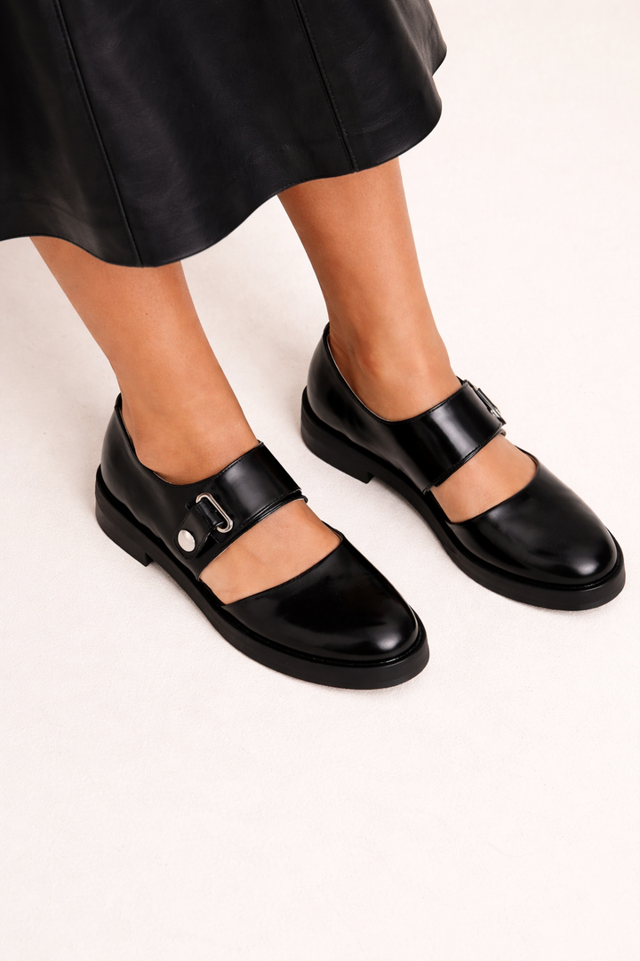 Chaussures fermées pour femmes, semelle épaisse avec boucle sur le côté - Caterina