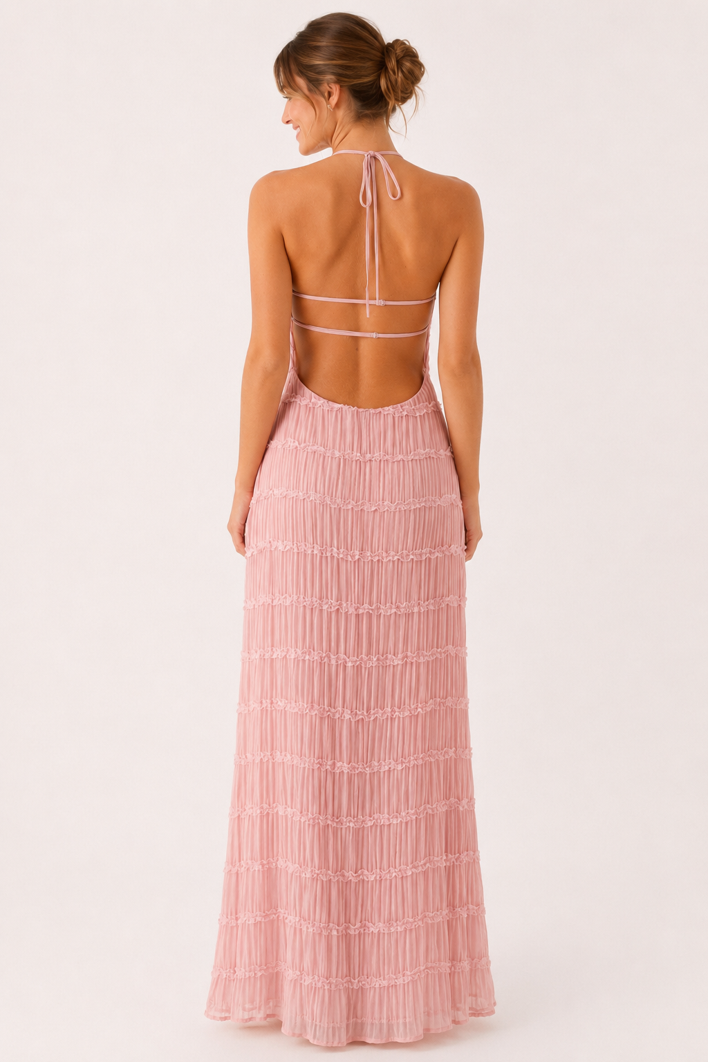 Robe longue d'été plissée avec un élégant col licou - Tilda