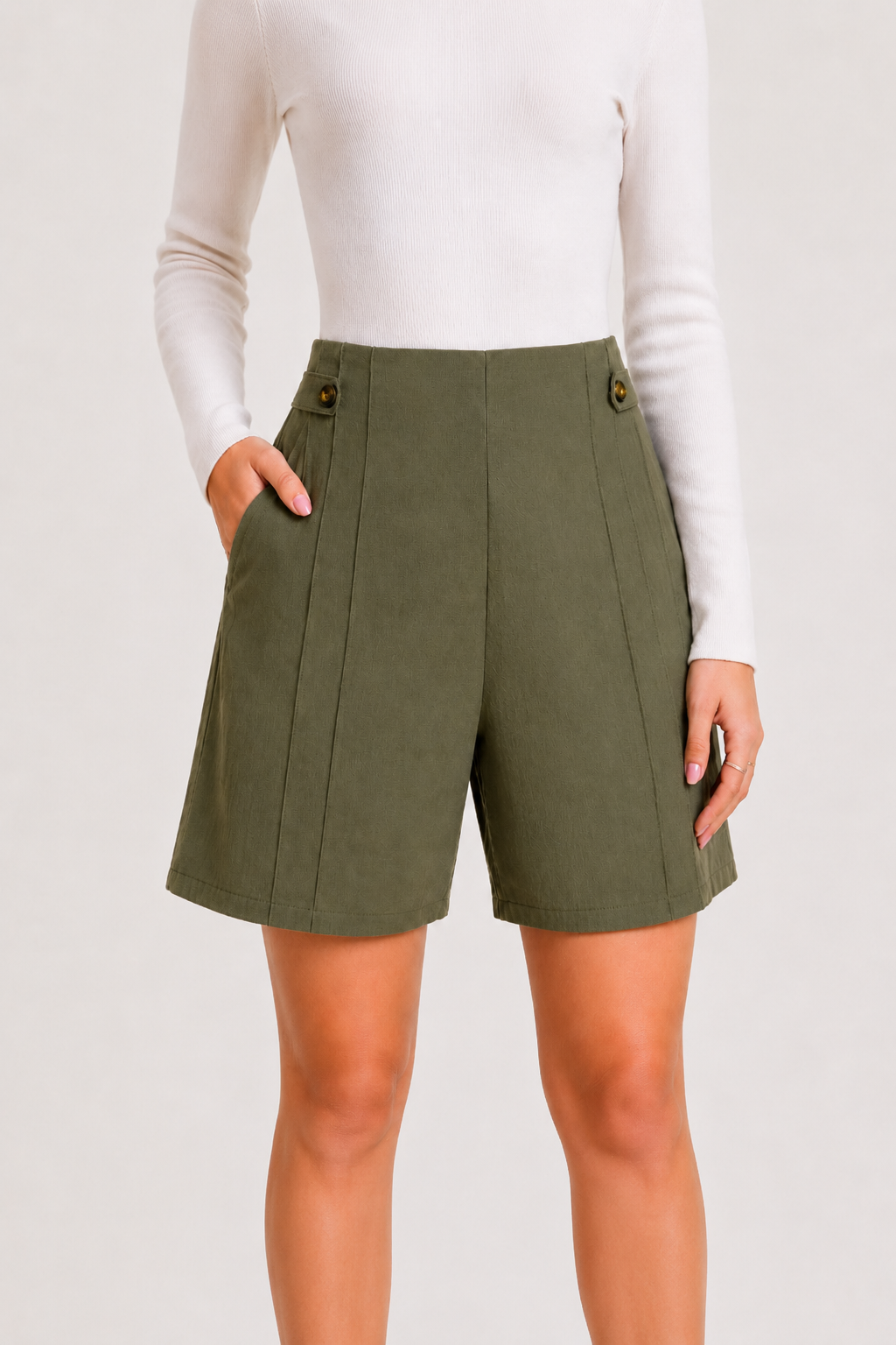 Short à taille haute pour femmes avec boutons latéraux - Maren