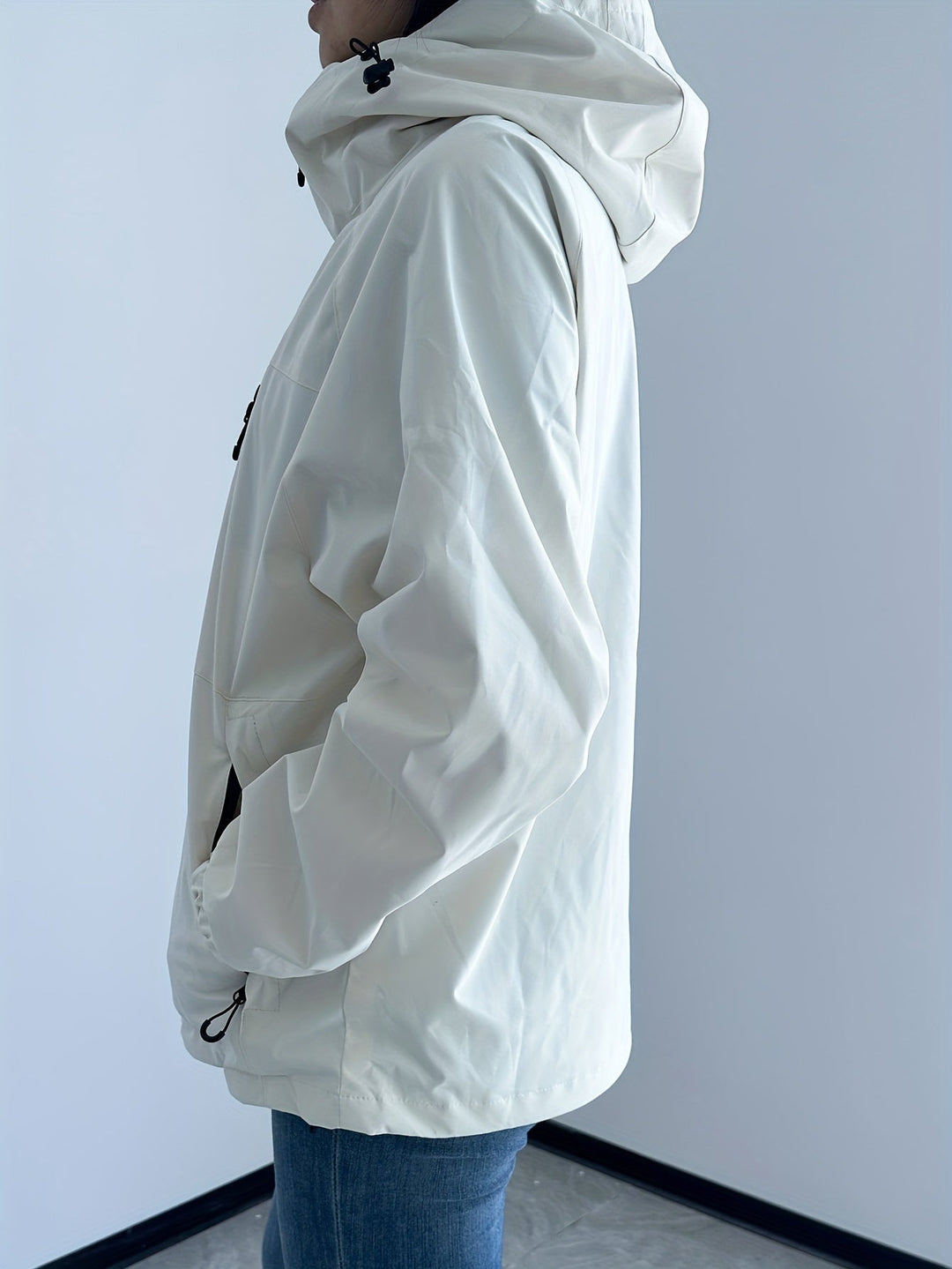 Veste imperméable légère avec capuche pour femmes - Liv