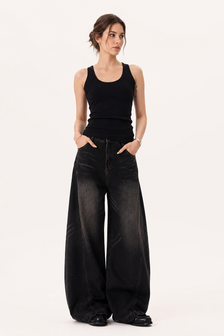 Jean baggy pour femme à jambes très larges, avec des coutures arrondies et un effet délavé usé - Liesel