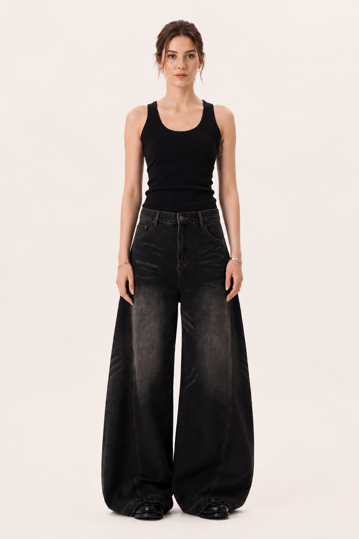 Jean baggy pour femme à jambes très larges, avec des coutures arrondies et un effet délavé usé - Liesel
