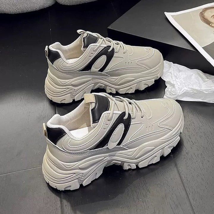 Chaussures de sport pour femmes à semelles robustes et au design moderne - Alessandra