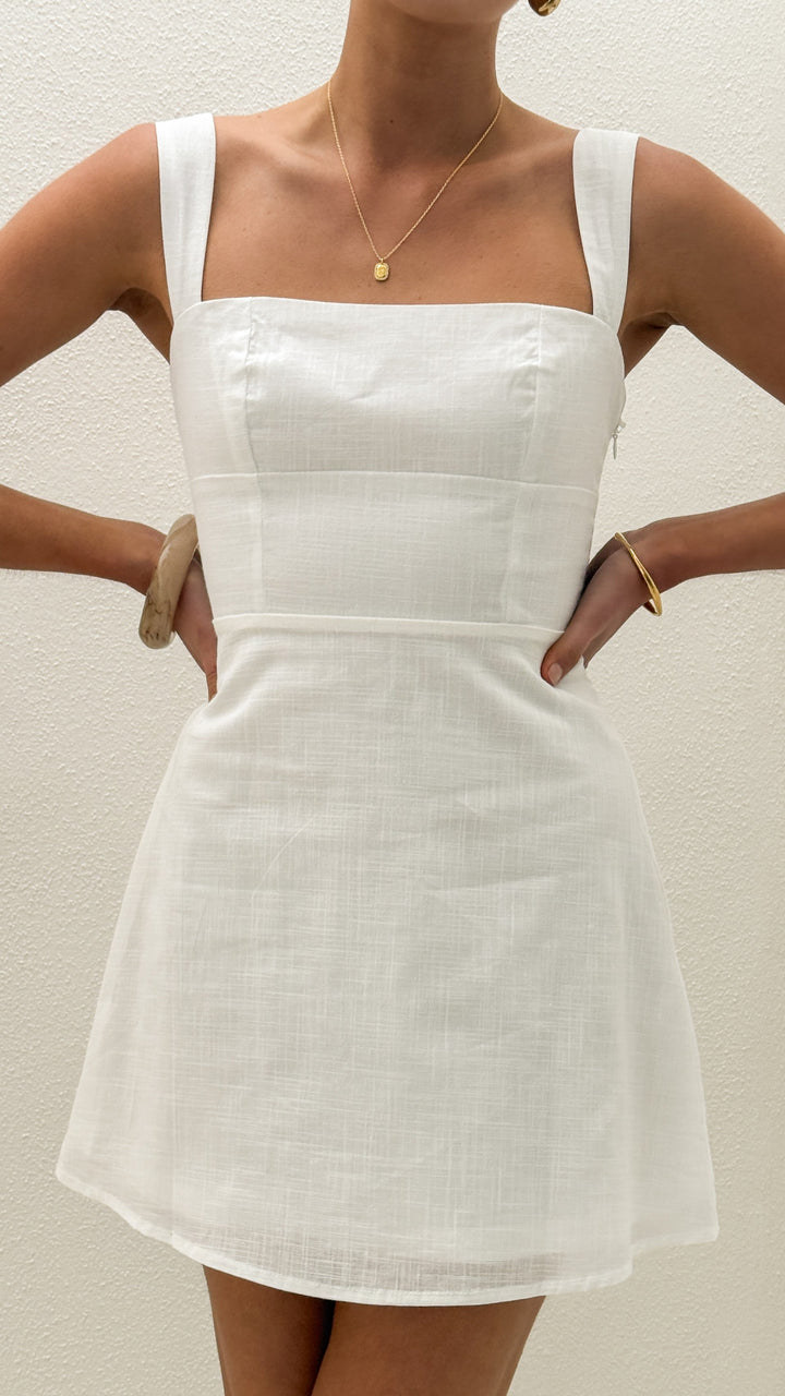 Mini-robe blanche à encolure carrée - Luoa