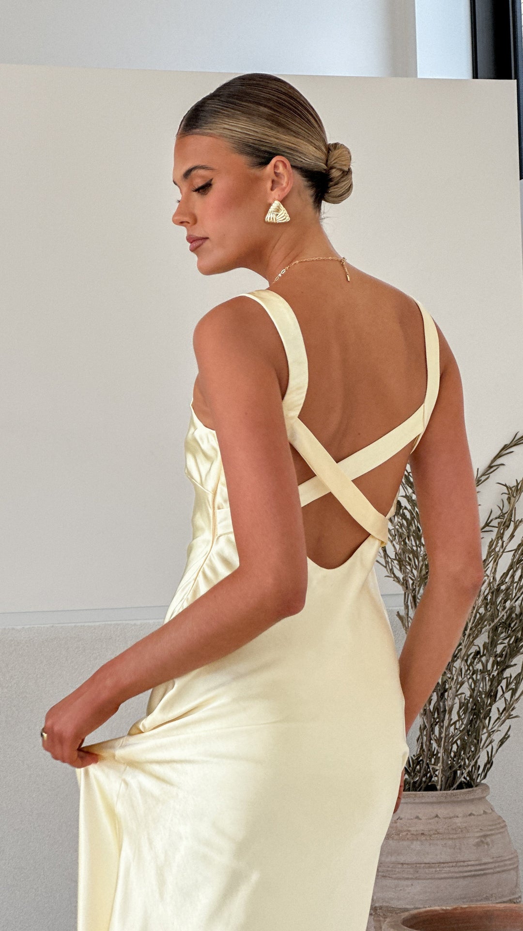 Robe longue en satin à encolure en V pour femme - Alondra