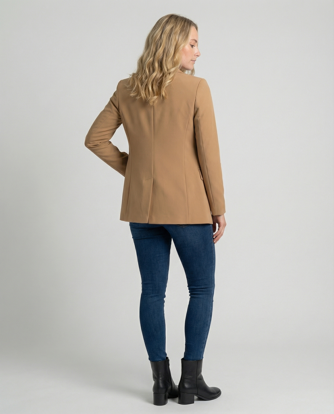Blazer classique à revers ajusté et à boutons pour femmes - Irmina