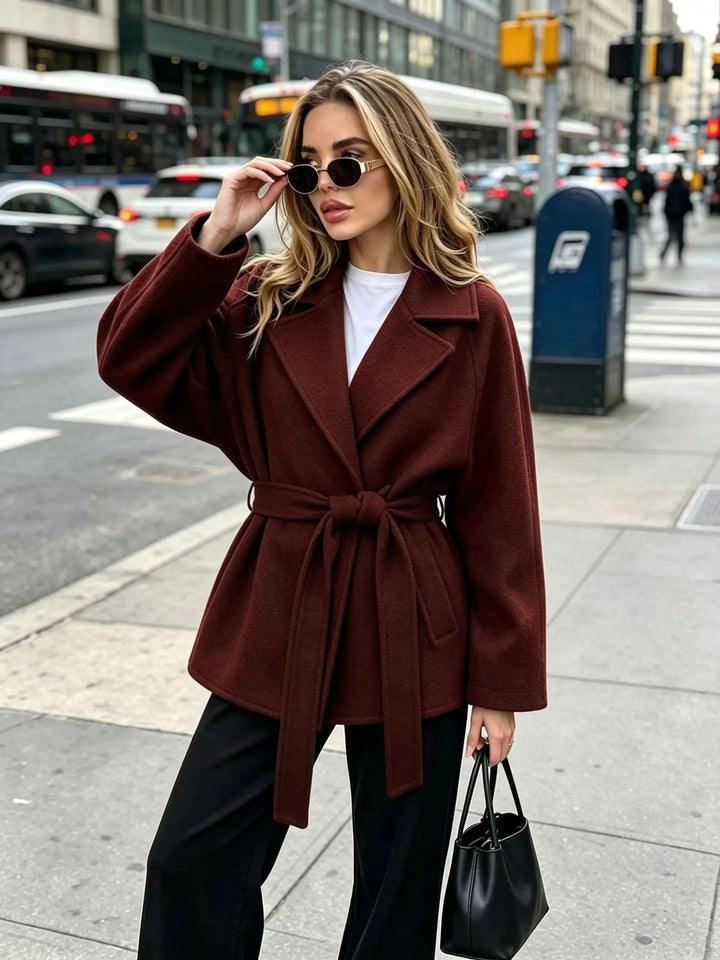 Veste courte femme effet drap ceinturée à revers - Calina