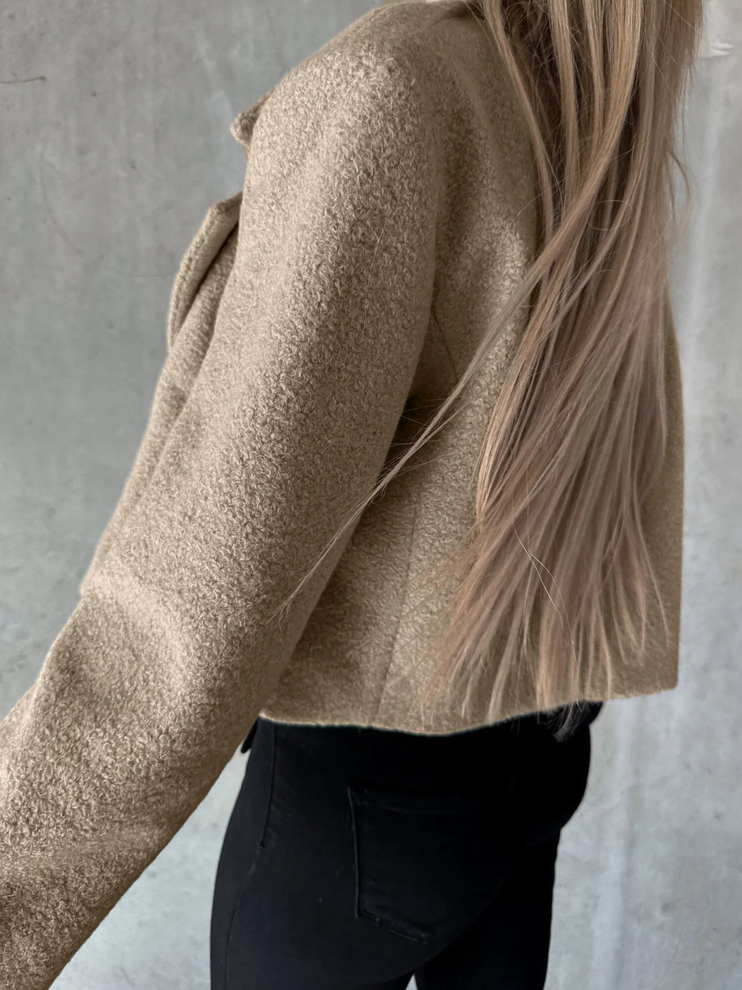 Manteau court pour femme à revers et coupe oversize - Annika