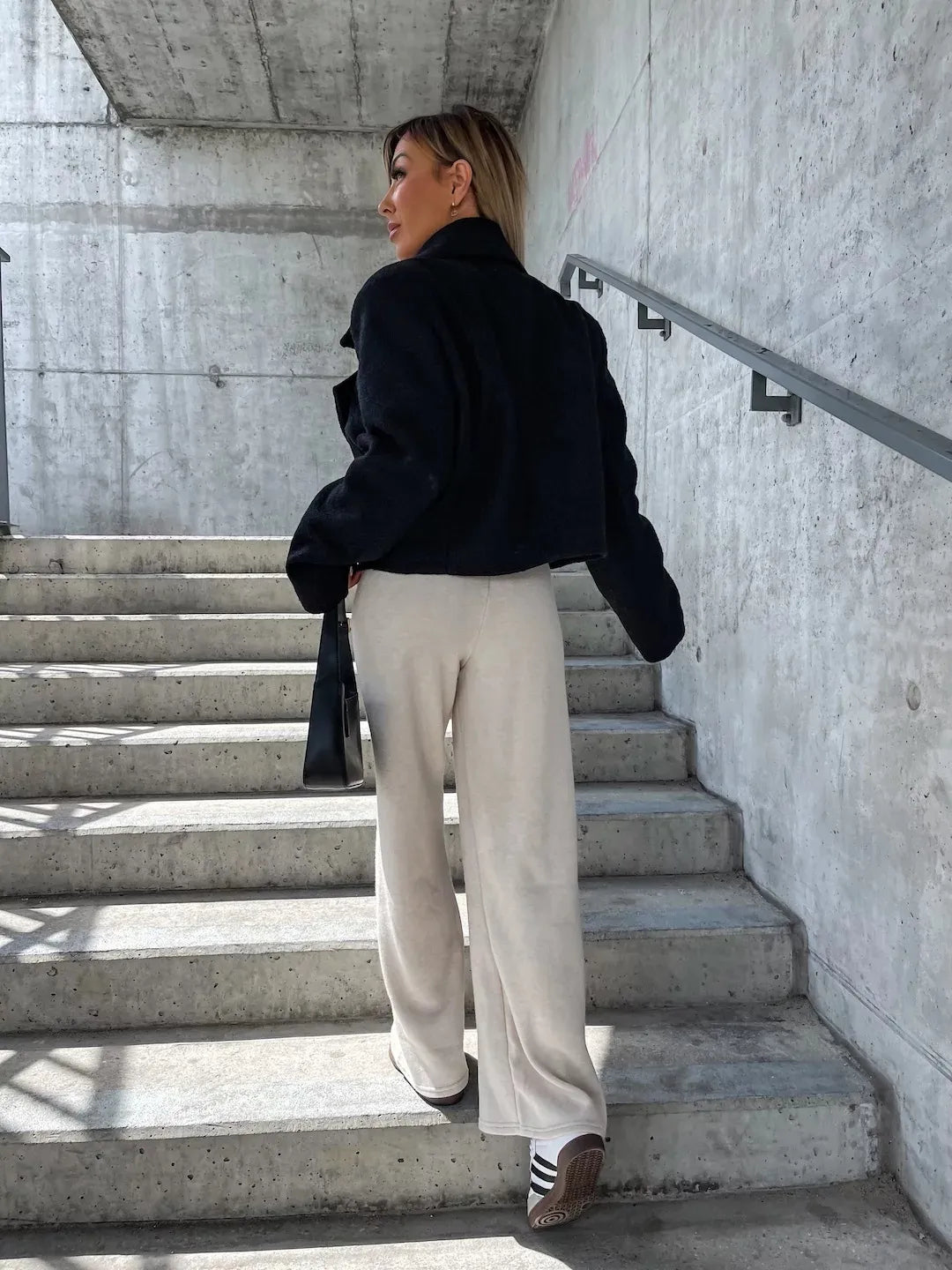Manteau court pour femme à revers et coupe oversize - Annika