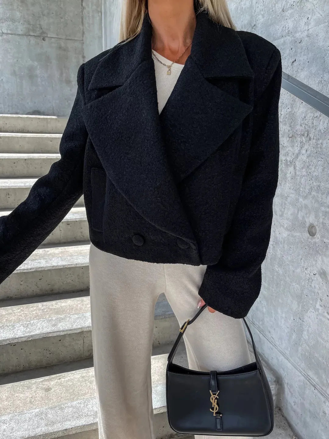 Manteau court pour femme à revers et coupe oversize - Annika