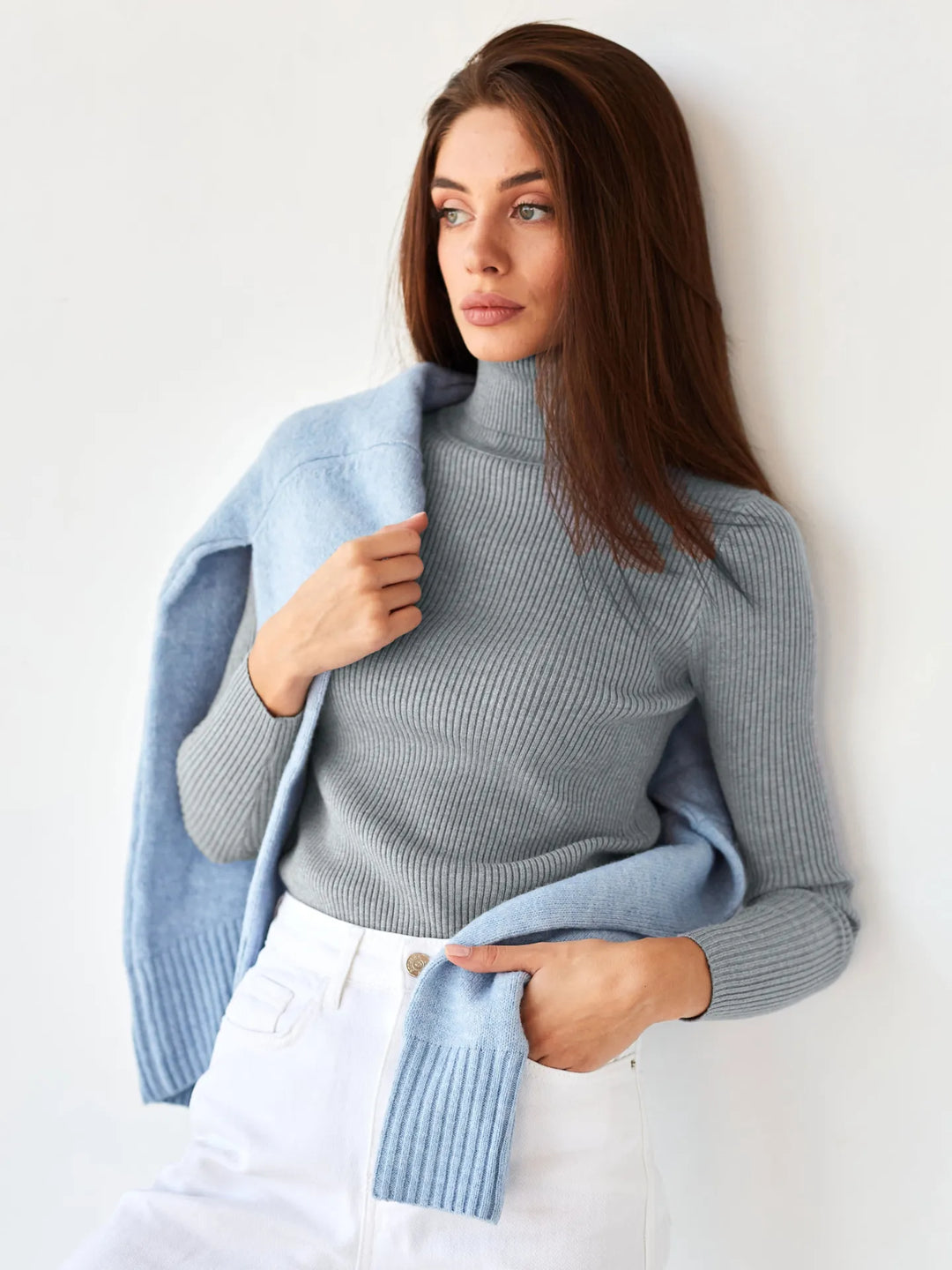 Pull femme col roulé en maille côtelée ajustée - Nélida