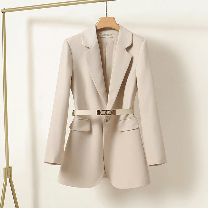 Blazer cintré pour femme avec une ceinture classique et élégante - Mila