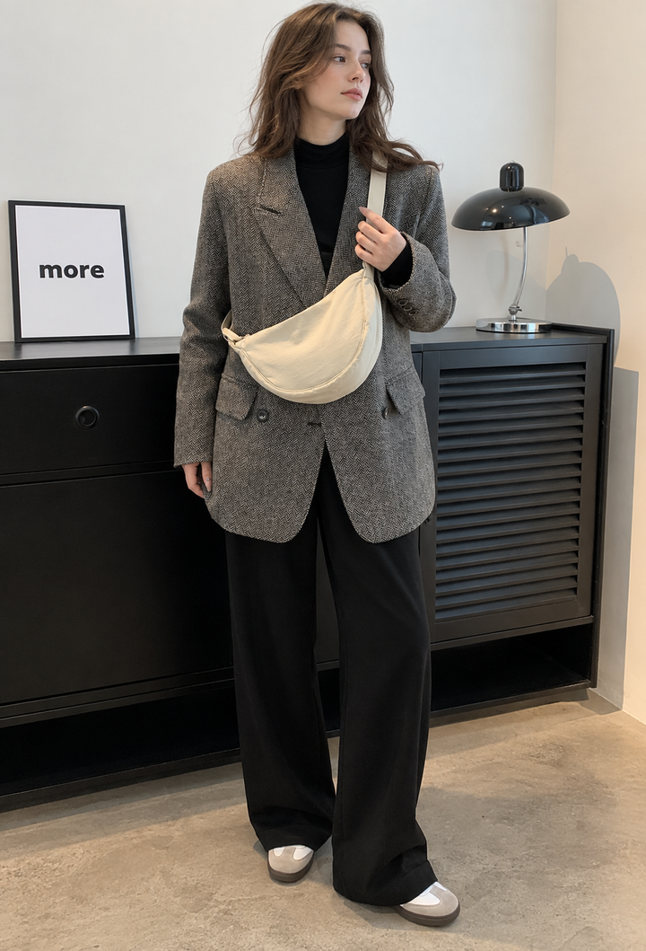 Sac à bandoulière pour femme en nylon, en forme de demi-lune, avec bandoulière réglable - Apolline