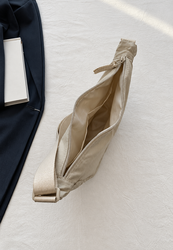 Sac à bandoulière pour femme en nylon, en forme de demi-lune, avec bandoulière réglable - Apolline