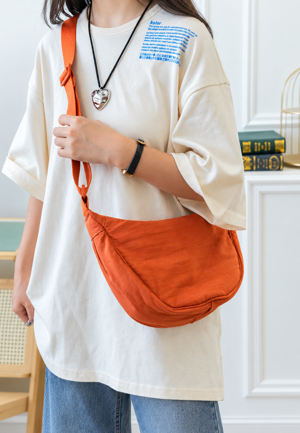 Sac à bandoulière pour femme en nylon, en forme de demi-lune, avec bandoulière réglable - Vianne