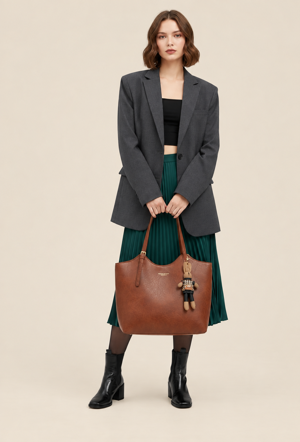 Sac cabas femme en cuir végétal avec pendentif